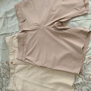 Casual or dressy men's shorts IZOD Golf